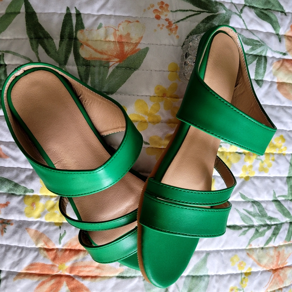 Slippers Size 33 EU or 3 US